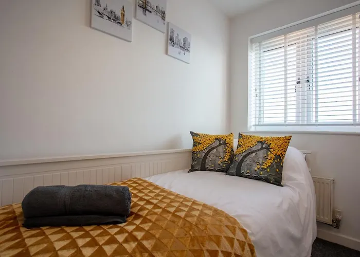 Cherry Tree, Centrally Located Warrington Town Centre
