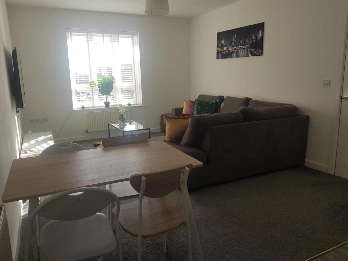 Cherry Tree, Centrally Located Town Centre *