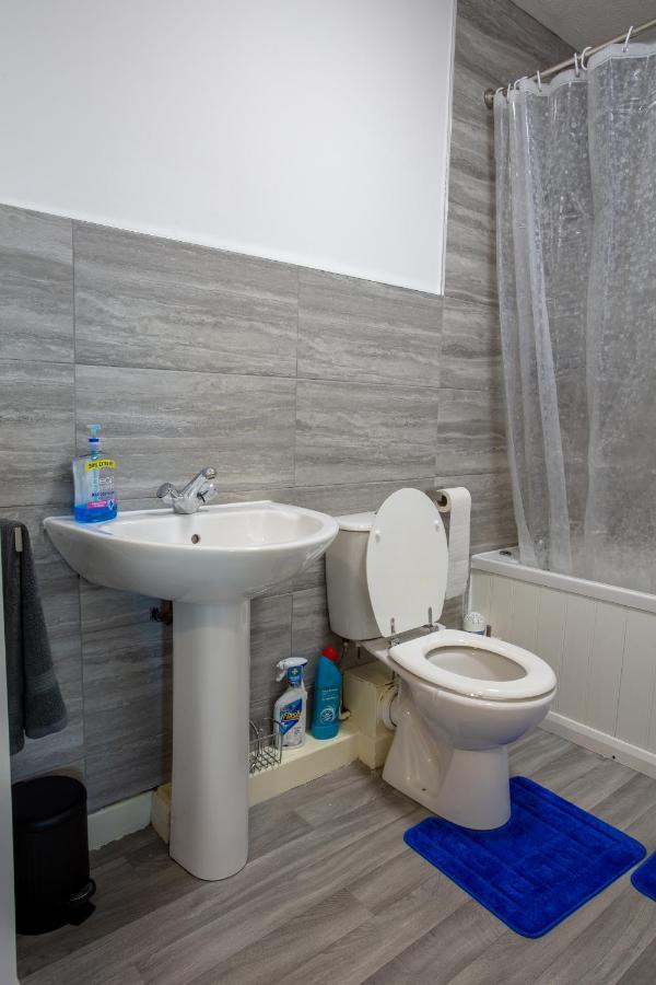 Cherry Tree, Centrally Located Town Centre *