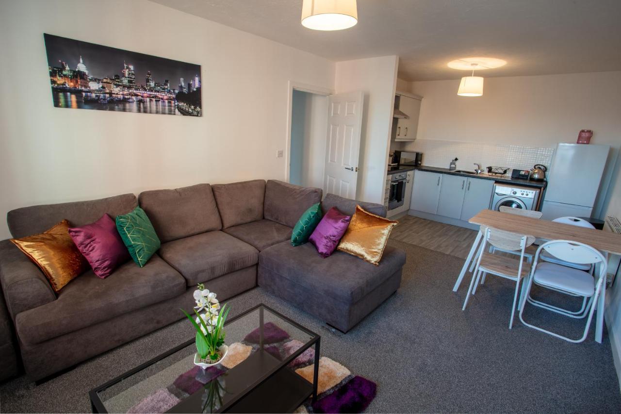 Cherry Tree, Centrally Located Town Centre * Warrington