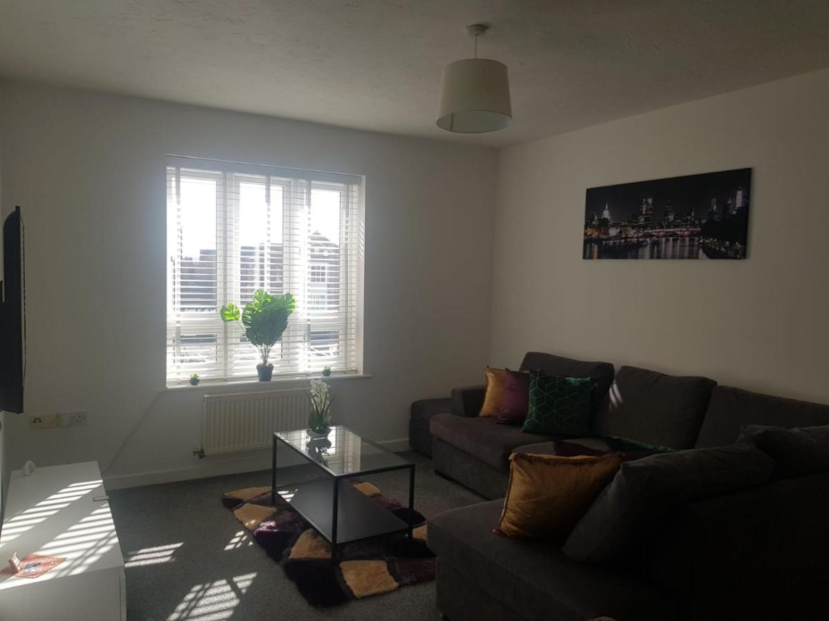 Cherry Tree, Centrally Located Town Centre Apartment Warrington