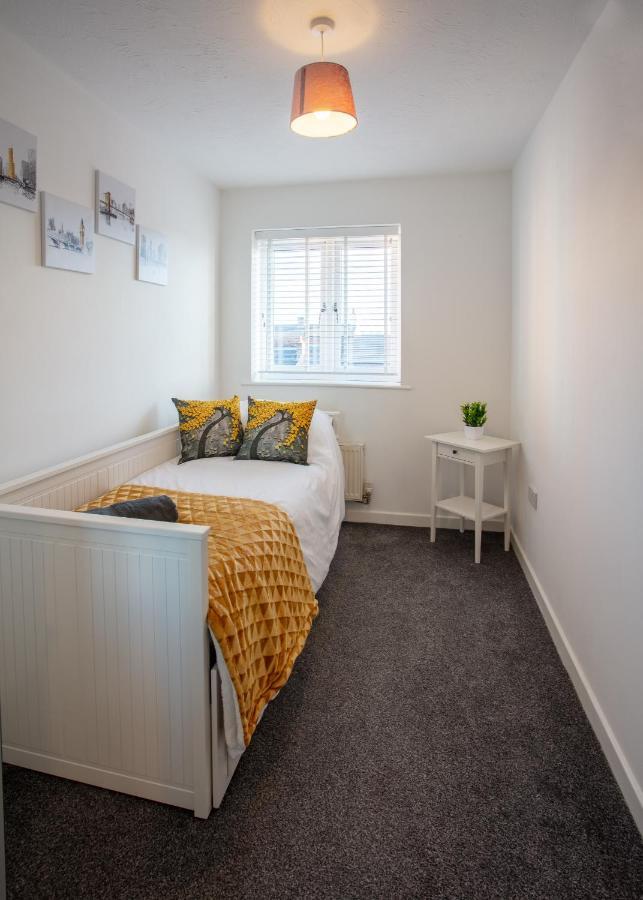 Cherry Tree, Centrally Located Town Centre * Warrington